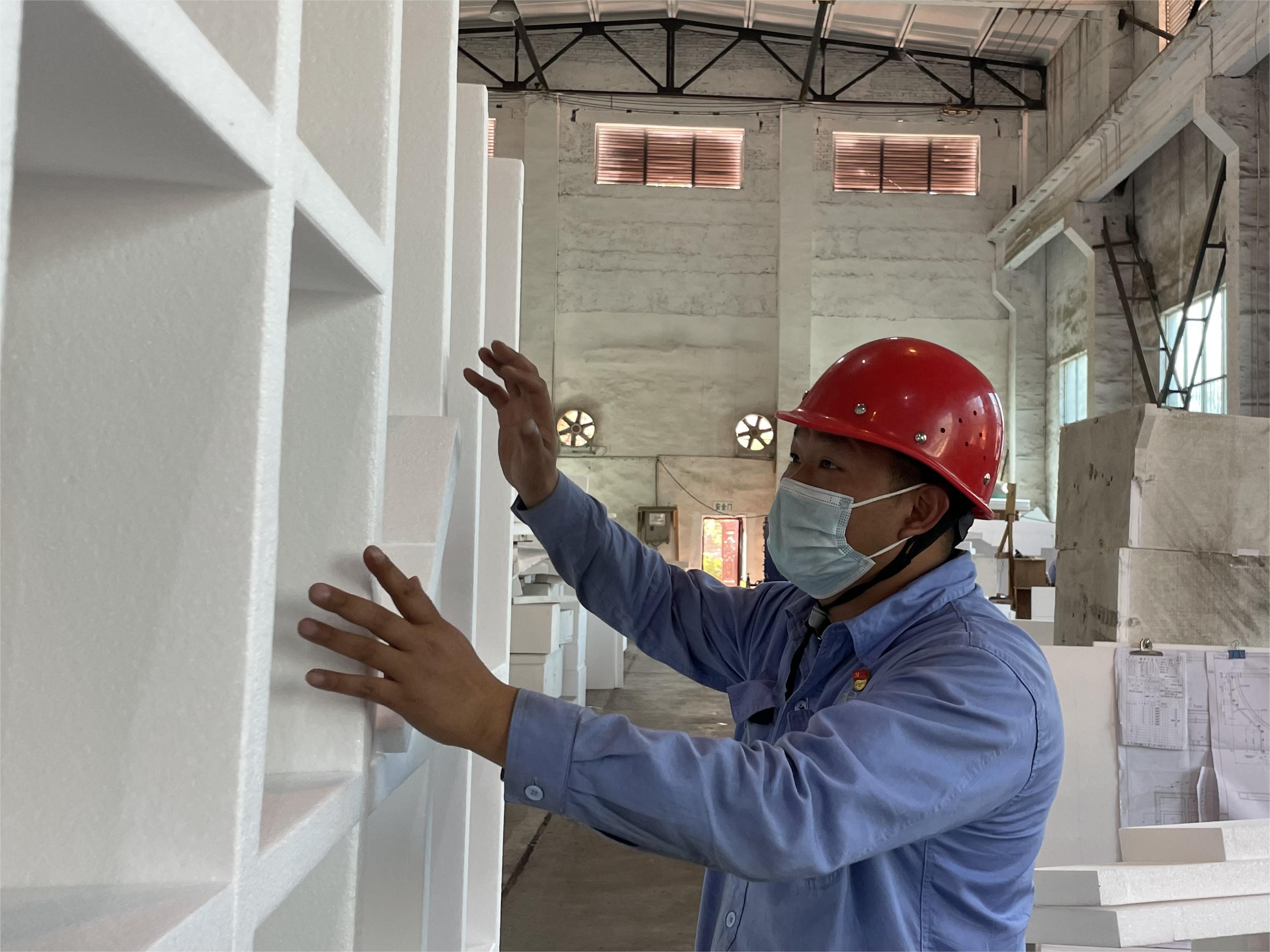 【身边模范】雷建伟：扎根一线深耕作，，，，，，，力行匠人“模”出彩